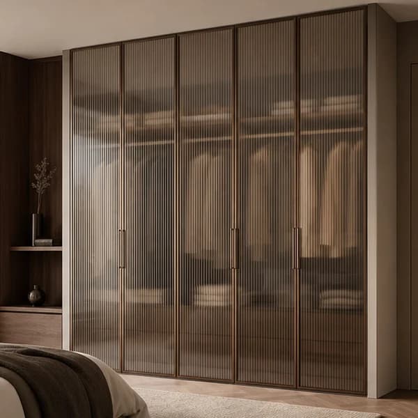 Dyer garderobe me xham vertikal të kanaluar